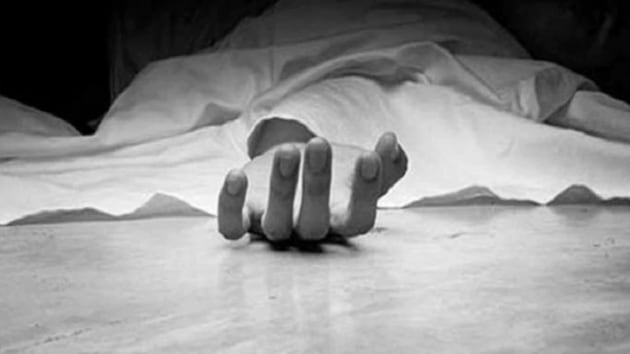 A Uttar Pradesh police sub inspector (SI) allegedly shot himself with his service pistol at his Ghaziabad home on Friday morning. (Representative image) A Uttar Pradesh police sub inspector (SI) allegedly shot himself with his service pistol at his Ghaziabad home on Friday morning. (Representative image)