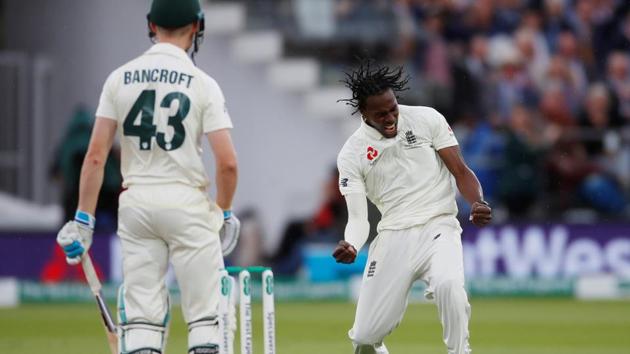 England's Jofra Archer celebrates taking the wicket of Australia's Cameron Bancroft.(Action Images via Reuters)