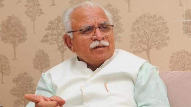 Addressing sanitation workers of the Municipal Corporation of Gurugram (MCG), on the occasion of Independence Day, at the PWD rest house in Rajiv Chowk, chief minister Manohar Lal Khattar said that manual scavengers will be provided insurance of ₹10 lakh, the premium for which will be paid by the state government. (Keshav Singh/HT) Addressing sanitation workers of the Municipal Corporation of Gurugram (MCG), on the occasion of Independence Day, at the PWD rest house in Rajiv Chowk, chief minister Manohar Lal Khattar said that manual scavengers will be provided insurance of ₹10 lakh, the premium for which will be paid by the state government. (Keshav Singh/HT)