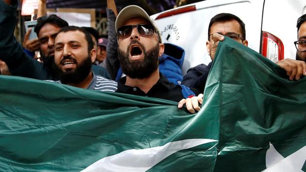 Demonstrators protest against the scrapping of the special constitutional status in Kashmir by the Indian government, outside the Indian High Commission in London, Britain (REUTERS)
