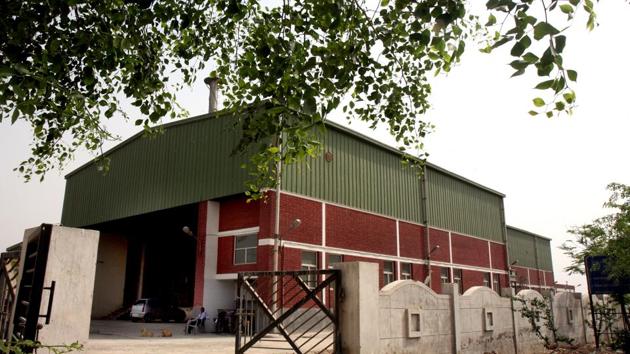 The East Delhi Municipal Corporation (EDMC) has floated a global tender inviting companies from across the world to operate and manage the Ghazipur slaughterhouse at Delhi-Uttar Pradesh border near the National Highway 24. (HT Photo) The East Delhi Municipal Corporation (EDMC) has floated a global tender inviting companies from across the world to operate and manage the Ghazipur slaughterhouse at Delhi-Uttar Pradesh border near the National Highway 24. (HT Photo)