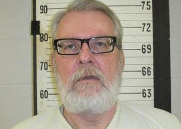 Stephen West decided he preferred to die in the electric chair after previously voicing no preference, which would have defaulted him to lethal injection. (Reuters photo) Stephen West decided he preferred to die in the electric chair after previously voicing no preference, which would have defaulted him to lethal injection. (Reuters photo)