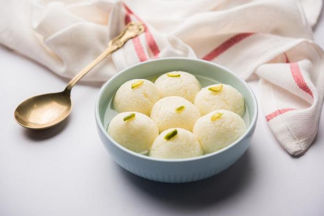 Nobin Chandra Das is widely credited as the Bengali creator of the Rosogolla. Using techniques left behind by the Dutch, he is said to have managed to stabilise and bind curdled milk to invent the pure white, fluffy, spongy orb that has become the icon of his state.(iStock)