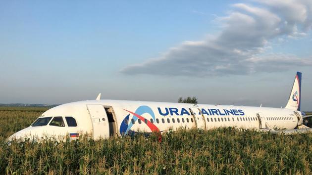A view shows the Ural Airlines Airbus 321 passenger plane following an emergency landing in a field near Zhukovsky International Airport in Moscow Region, Russia. The Ministry of Health said that 23 people suffered injuries, but that nobody had been killed when the Ural Airlines Airbus 321 came down in a field southeast of Moscow after striking a flock of gulls, disrupting its engines. (Stringer / REUTERS) A view shows the Ural Airlines Airbus 321 passenger plane following an emergency landing in a field near Zhukovsky International Airport in Moscow Region, Russia. The Ministry of Health said that 23 people suffered injuries, but that nobody had been killed when the Ural Airlines Airbus 321 came down in a field southeast of Moscow after striking a flock of gulls, disrupting its engines. (Stringer / REUTERS)