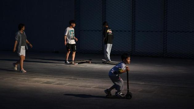 Kong Jianhao, founder of skater group BASE, said that summed up the opposition he and his friends often face. Many of the young skateboarders sport tattoos, adding to the impression that they are a fringe group in a society where conformity is strongly encouraged. “In foreign countries skateboarding can be as popular as cycling and roller-skating,” said Jianhao. However, in China, skateboarding is a ‘special’ sport because Chinese may think it dangerous and niche. (HECTOR RETAMAL / AFP)