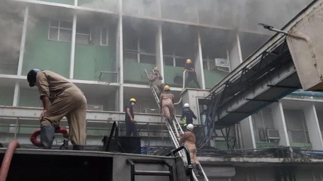 Fire Breaks Out At Aiims In Delhi Patients Rescued Latest News India Hindustan Times 