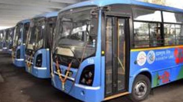 At least 150 electric buses are being procured in the first phase under the smart e-bus project, including 25 non-BRT (bus rapid transport) AC electric buses, and 125 BRT-AC electric buses.(HT FILE) At least 150 electric buses are being procured in the first phase under the smart e-bus project, including 25 non-BRT (bus rapid transport) AC electric buses, and 125 BRT-AC electric buses.(HT FILE)