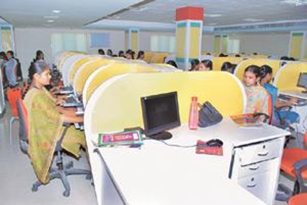As of now, there is no such system by the state government that can connect job seekers with industries, said officials.(HT image) As of now, there is no such system by the state government that can connect job seekers with industries, said officials.(HT image)