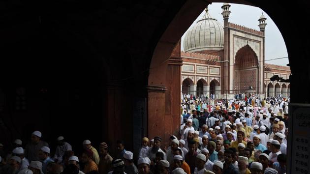 Devotees offer prayer during Eid al-Adha, at Jama Masjid, in New Delhi. (Sanchit Khanna / HT Photo) Devotees offer prayer during Eid al-Adha, at Jama Masjid, in New Delhi. (Sanchit Khanna / HT Photo)