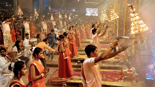 The CPWD will install big LED screens for the live telecast of ‘Ganga Aarti’ at all ghats and the Kashi Vishwanath Temple in Varanasi. (Rajesh Kumar / Hindustan Times) The CPWD will install big LED screens for the live telecast of ‘Ganga Aarti’ at all ghats and the Kashi Vishwanath Temple in Varanasi. (Rajesh Kumar / Hindustan Times)