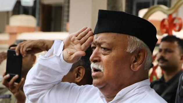 Nagpur: RSS chief Mohan Bhagwat salutes the national flag during the 73rd Independence Day celebration at RSS headquarters in Nagpur.(Photo: PTI)