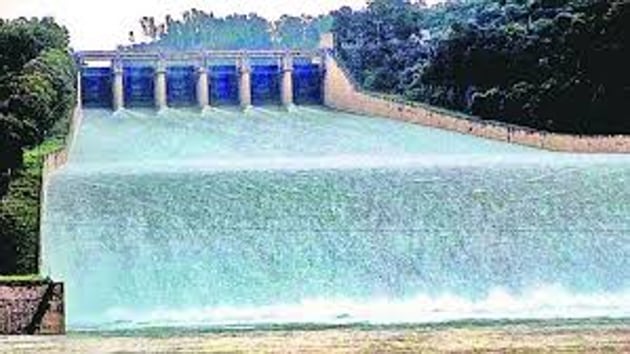 BBMB chairman DK Sharma maintained that authorities will continue to release 19,000 cusecs of water from the flood gates.(HT image)