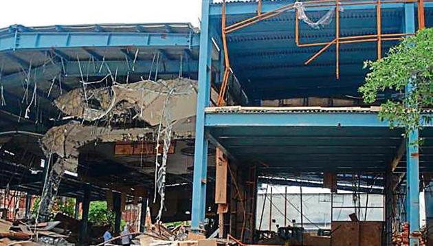 The Noida authority demolished a banquet hall allegedly built on government land in Gejha in Sector 93 on Monday. (HT Photo) The Noida authority demolished a banquet hall allegedly built on government land in Gejha in Sector 93 on Monday. (HT Photo)