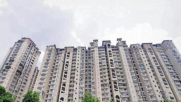 Homebuyers from other Amrapali projects – Zodiac, Platinum, Silicon City and Eden – have also started submitting affidavits to their respective advocates so that the same can be submitted to the court receiver for flat registration.(HT image)