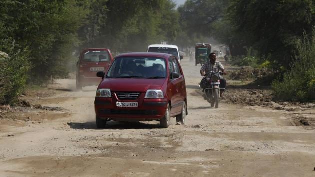 The Public Works Department (PWD) has allotted the work of widening the 3.5km Bajghera Road with a June 2020 deadline. (Yogendra Kumar/HT PHOTO) The Public Works Department (PWD) has allotted the work of widening the 3.5km Bajghera Road with a June 2020 deadline. (Yogendra Kumar/HT PHOTO)