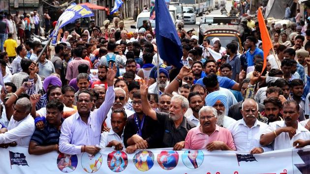 Members of Guru Ravidas Sabha, Punjab, during a protest march over the demolishment of Guru Ravidas temple in Delhi.(ANI Photo)