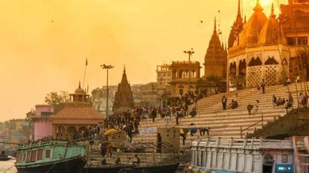 According to the Central Water Commission, the Ganga is flowing at 69.66 meters in Varanasi, just a little below the danger mark 70.26 meter, and the rising trend continues. (Getty Images) According to the Central Water Commission, the Ganga is flowing at 69.66 meters in Varanasi, just a little below the danger mark 70.26 meter, and the rising trend continues. (Getty Images)