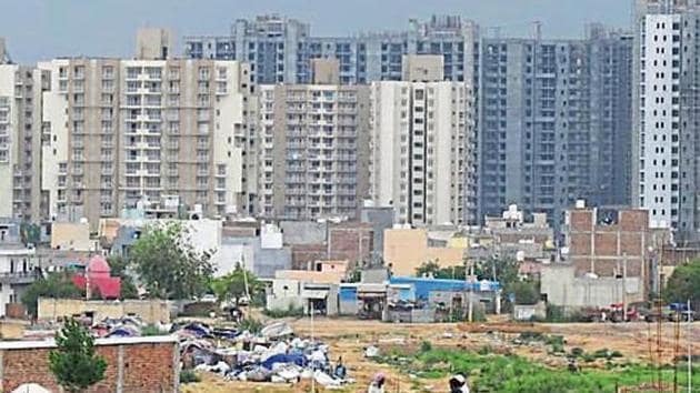 Gurugram-based developers said that reason for high unsold stock is that a large number of projects have been completed in last two years and made ready for possession.(HT FILE)