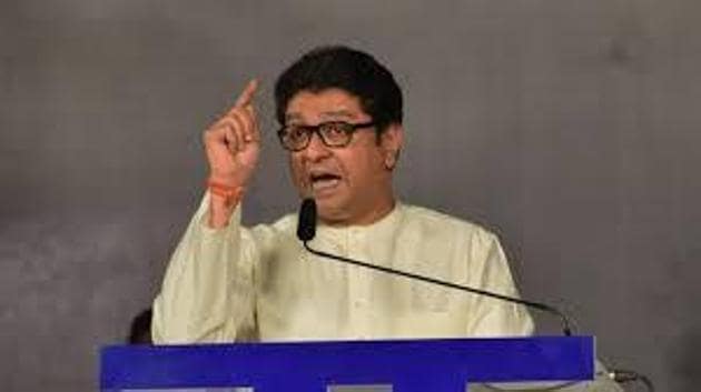 Thackeray has asked all top leaders to convey to local party workers not to defy his diktat. Chief minister Devendra Fadnavis has already warned MNS workers of severe action if they create law and order problem.(HT FILE)