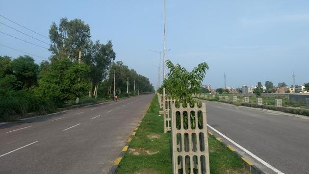 The existing 100ft- wide road in Panipat city. (HT Photo) The existing 100ft- wide road in Panipat city. (HT Photo)