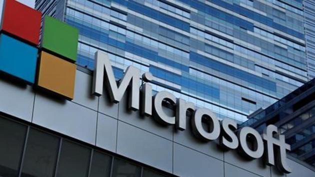 The report noted that Microsoft employees had also voiced their opposition to a US Army contract for an augmented reality headset, HoloLens, that aims at “increasing lethality” on the battlefield. (Reuters Photo) The report noted that Microsoft employees had also voiced their opposition to a US Army contract for an augmented reality headset, HoloLens, that aims at “increasing lethality” on the battlefield. (Reuters Photo)