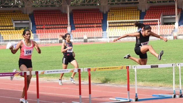 Tiasha Samadder claimed top spot in 400 metres at the inter-railway athletics championship at Balewadi in Pune on Wednesday. (HT PHOTO) Tiasha Samadder claimed top spot in 400 metres at the inter-railway athletics championship at Balewadi in Pune on Wednesday. (HT PHOTO)