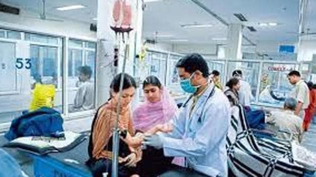 Viral flu usually heals on its own and does not need any treatment. Doctors suggest if people do not feel too unwell they can take rest at home and have paracetamol for the fever. (HT FILE) Viral flu usually heals on its own and does not need any treatment. Doctors suggest if people do not feel too unwell they can take rest at home and have paracetamol for the fever. (HT FILE)