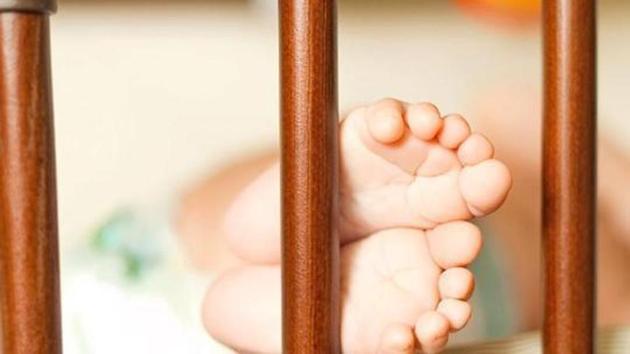 A woman gave birth to a girl-child on Madhya Pradesh highway as ambulance failed to arrive.(/Representative Image/Shutterstock Photo)