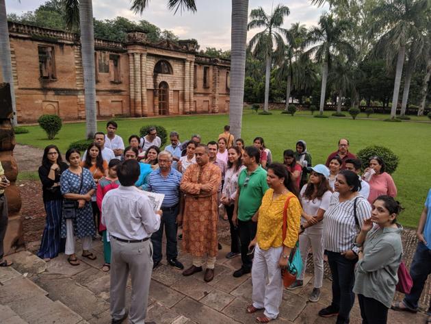 Heritage enthusiasts were briefed on the history and significance of Dilkusha Kothi, by historian Dr Roshan Taqui(HT Photo)