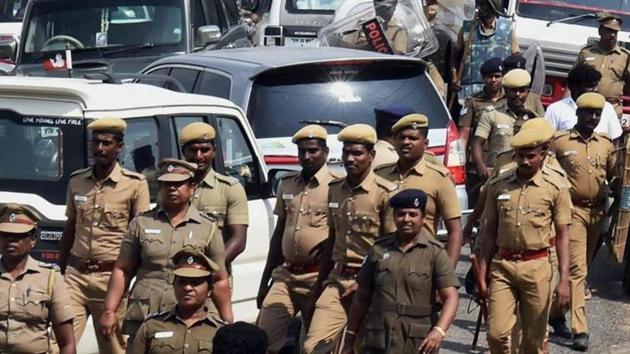Police said on Saturday that vehicle checks were intensified on arterial roads and highways connecting Coimbatore city with neighbouring states, and baggage thoroughly checked by armed police personnel. (HT FILE) Police said on Saturday that vehicle checks were intensified on arterial roads and highways connecting Coimbatore city with neighbouring states, and baggage thoroughly checked by armed police personnel. (HT FILE)