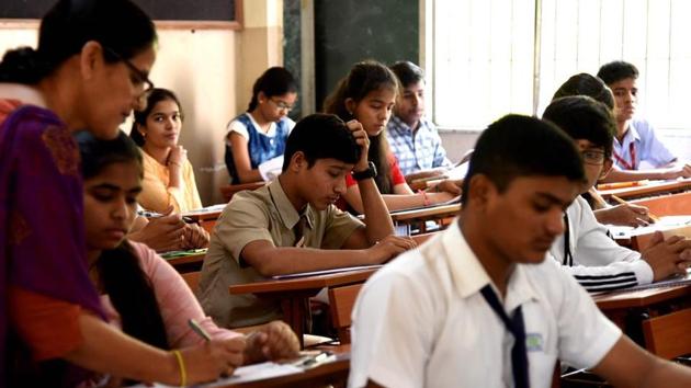 In upper primary schools, Bihar has a PTR of 39 while Delhi has 34. In primary schools, the PTR is 38 and 35 for Bihar and Delhi. (Representational image)(Hindustan Times/Bachchan Kumar) In upper primary schools, Bihar has a PTR of 39 while Delhi has 34. In primary schools, the PTR is 38 and 35 for Bihar and Delhi. (Representational image)(Hindustan Times/Bachchan Kumar)
