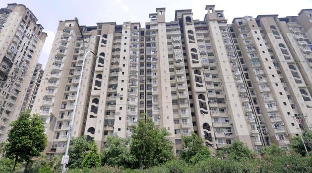 The Supreme Court has ordered disbursal of <span class='webrupee'>?</span>7.16 crore to NBCC for completion of stalled projects of Amrapali builder.(Sunil Ghosh / Hindustan Times)