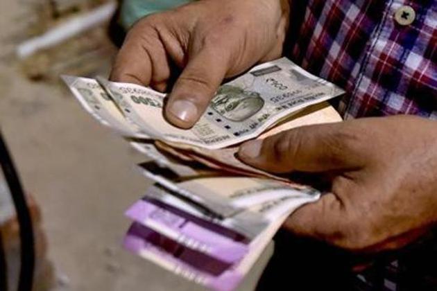Over 50 people complained on Thursday that funds were embezzled from their savings accounts at the Varanasi head post office.(PTI)