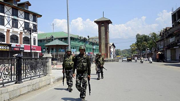 Army personnel patrol near Lal Chowk in Srinagar.(ANI Photo)