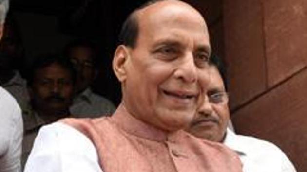 Defence Minister Rajnath Singh has asked an 11-member panel, under the director general (acquisition), to carry out the review of the DPP procedures and submit its report in six months.(HT PHOTO) Defence Minister Rajnath Singh has asked an 11-member panel, under the director general (acquisition), to carry out the review of the DPP procedures and submit its report in six months.(HT PHOTO)