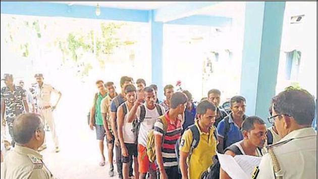 SSB conducts the test to fill up posts of constables in Central Armed Police Forces.(HT photo) SSB conducts the test to fill up posts of constables in Central Armed Police Forces.(HT photo)
