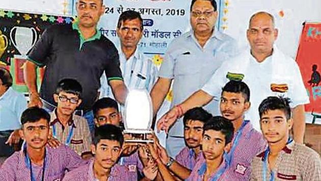 Winners being felicitated at Jitender Veer Sarvhitkari Model Senior Secondary School. Winners being felicitated at Jitender Veer Sarvhitkari Model Senior Secondary School.