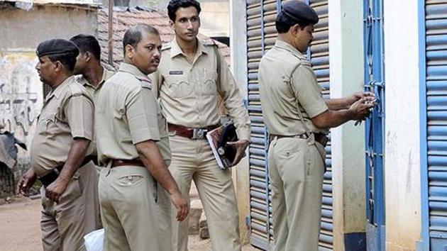 A total of 21 policemen including constables to sub inspector rank have been removed from the Mahaveer Nagar police station and sent to police lines after a custodial death. (Image used for representational purpose).(HT PHOTO.)