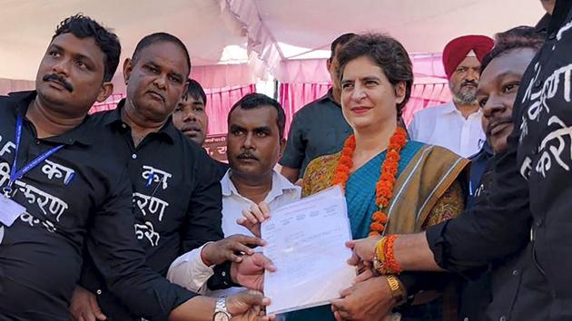 Congress general secretary Priyanka Gandhi Vadra meets the Modern Coach Factory (MCF) workers protesting against the privatisation of Rail Coach Factory, in Raebareli, Tuesday, Aug 27, 2019.(PTI)