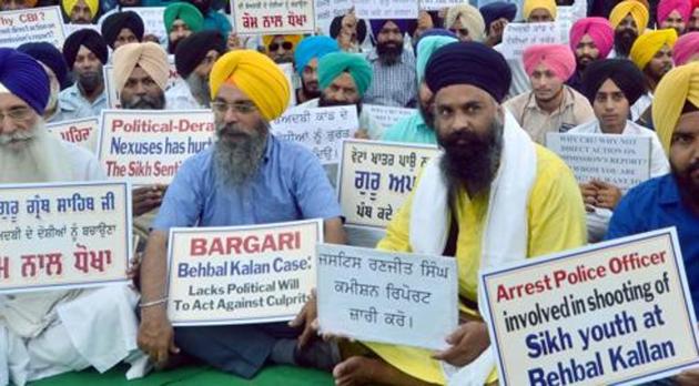 File photo of demonstration against inaction on Justice Ranjit Singh commission report on Bargari/Behbal Kalan issue.(Sameer Sehgal / HT File Photo)