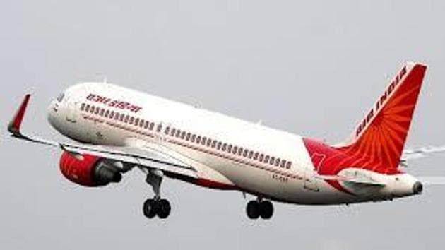 Hardeep Singh Puri said that the government is determined to privatise Air India.(HT FILE)