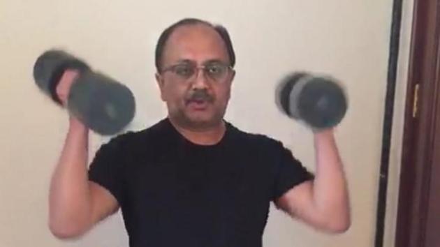 Siddharth Nath Singh, UP minister for khadi and village industries department, pumps iron and jogs whenever he can. (HT Photo) Siddharth Nath Singh, UP minister for khadi and village industries department, pumps iron and jogs whenever he can. (HT Photo)