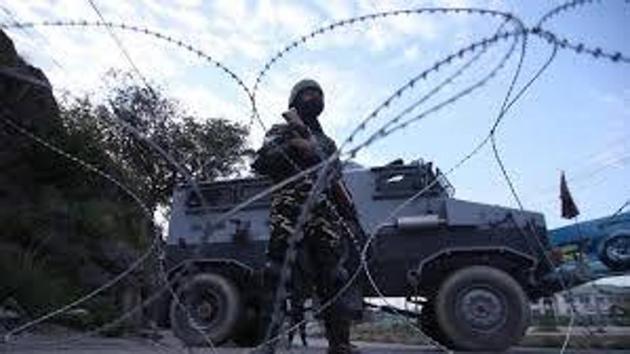 Restrictions were brought back in Kashmir after initial easing up of the curfews. (HT FILE) Restrictions were brought back in Kashmir after initial easing up of the curfews. (HT FILE)