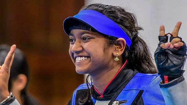 File photo of Elavenil Valarivan after winning the gold medal at the junior ISSF World Cup.(PTI)