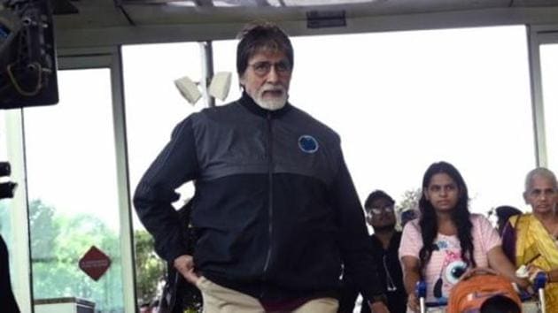 Amitabh Bachchan spotted Mumbai airport, on his way for Jhund’s last shoot.(Twitter)