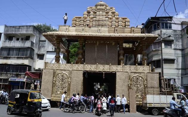 The pandal set up by Nimbalkar Talim Mandal. Residents say that mandals instead of competing with each other on music and decoration should follow noise norms and keep the festive spirit intact. (Ravindra Joshi/HT PHOTO) The pandal set up by Nimbalkar Talim Mandal. Residents say that mandals instead of competing with each other on music and decoration should follow noise norms and keep the festive spirit intact. (Ravindra Joshi/HT PHOTO)
