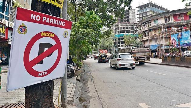 No parking zone at Gokhale road, Dadar in Mumbai, India, on Sunday, September 1, 2019(Kunal Patil/HT Photo)