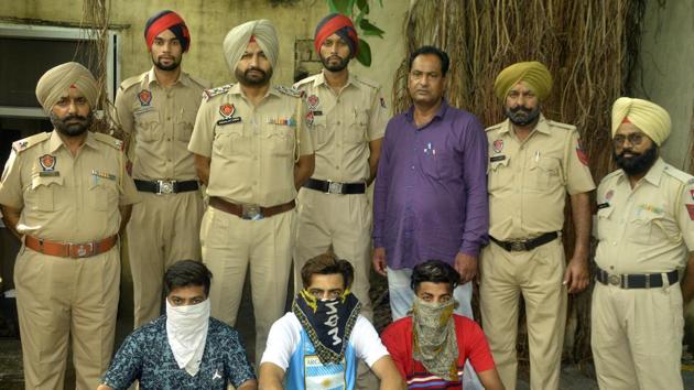 The murder accused in police custody in Ludhiana.(HT Photo)