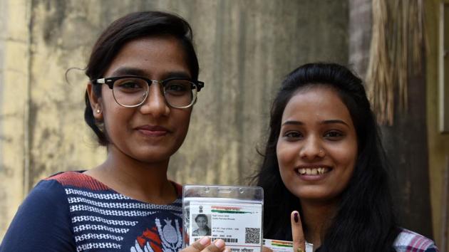 A whopping 1.28 crore kids enrolled in 1.58 lakh government-run primary and upper primary schools besides students of up to class 8 of government-aided and recognised schools in Uttar Pradesh have been issued Aadhaar cards, said an official. (Bachchan Kumar/HT file) A whopping 1.28 crore kids enrolled in 1.58 lakh government-run primary and upper primary schools besides students of up to class 8 of government-aided and recognised schools in Uttar Pradesh have been issued Aadhaar cards, said an official. (Bachchan Kumar/HT file)