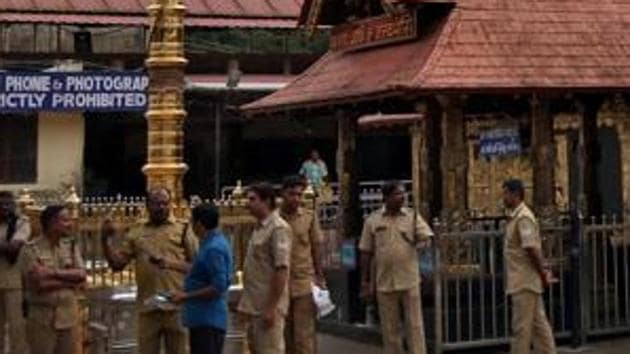 temple pathanamthitta police stand inside sabarimala premises 94b45778 cd42 11e9 8e3f 6f5f9fecffe4
